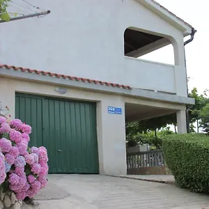 Apartmani Roza Lopar